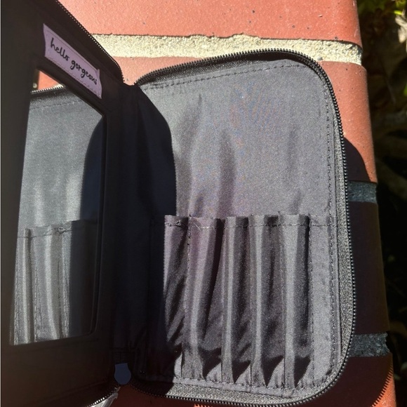 Makeup brush purse - Picture 2 of 3